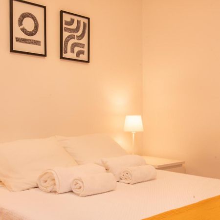 Charming & Peaceful Family Flat Lägenhet Lisboa Exteriör bild