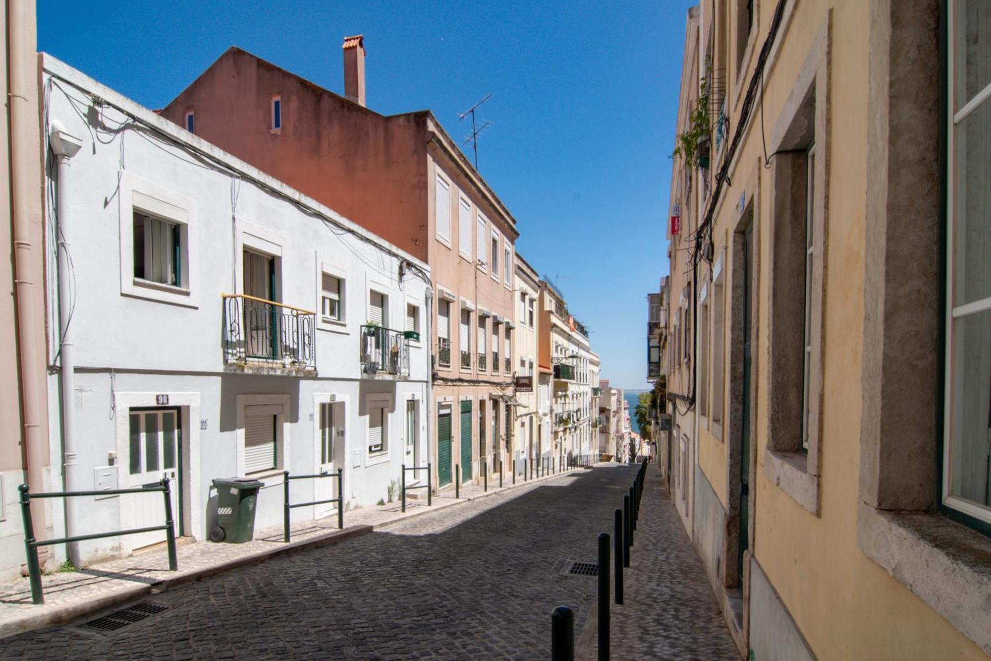 Charming & Peaceful Family Flat Lägenhet Lisboa Exteriör bild